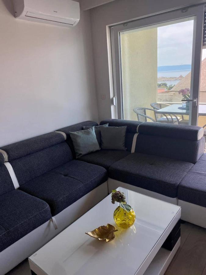 מאקרסקה Modern Apartments With Garage מראה חיצוני תמונה