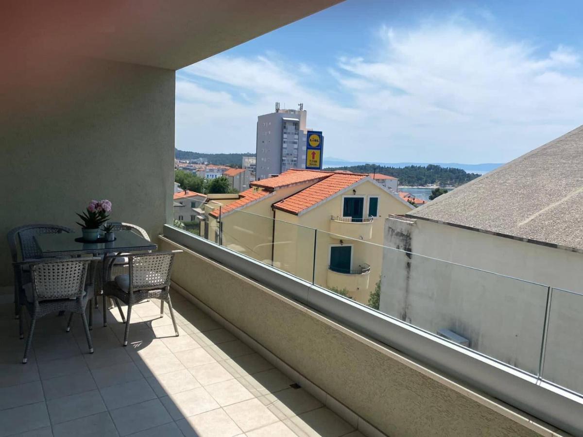 מאקרסקה Modern Apartments With Garage מראה חיצוני תמונה
